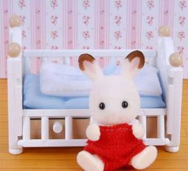 Baby Bett mit Baby f�r Puppenhaus Puppenbett Sylvanian Families 2205 - Bild vergr��ern 